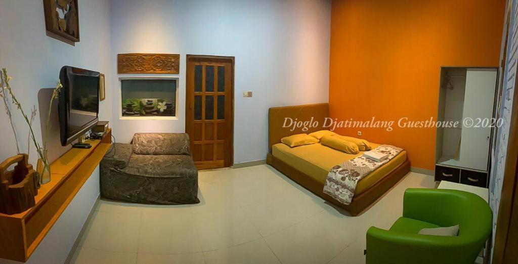 Djoglo Djatimalang Guesthouse Blitar Ngoại thất bức ảnh